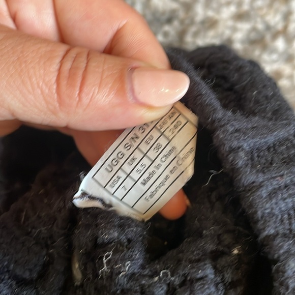 UGG Australia Women’s Tularosa Black Cable Knit Boot Size 7 - Picture 10 of 11